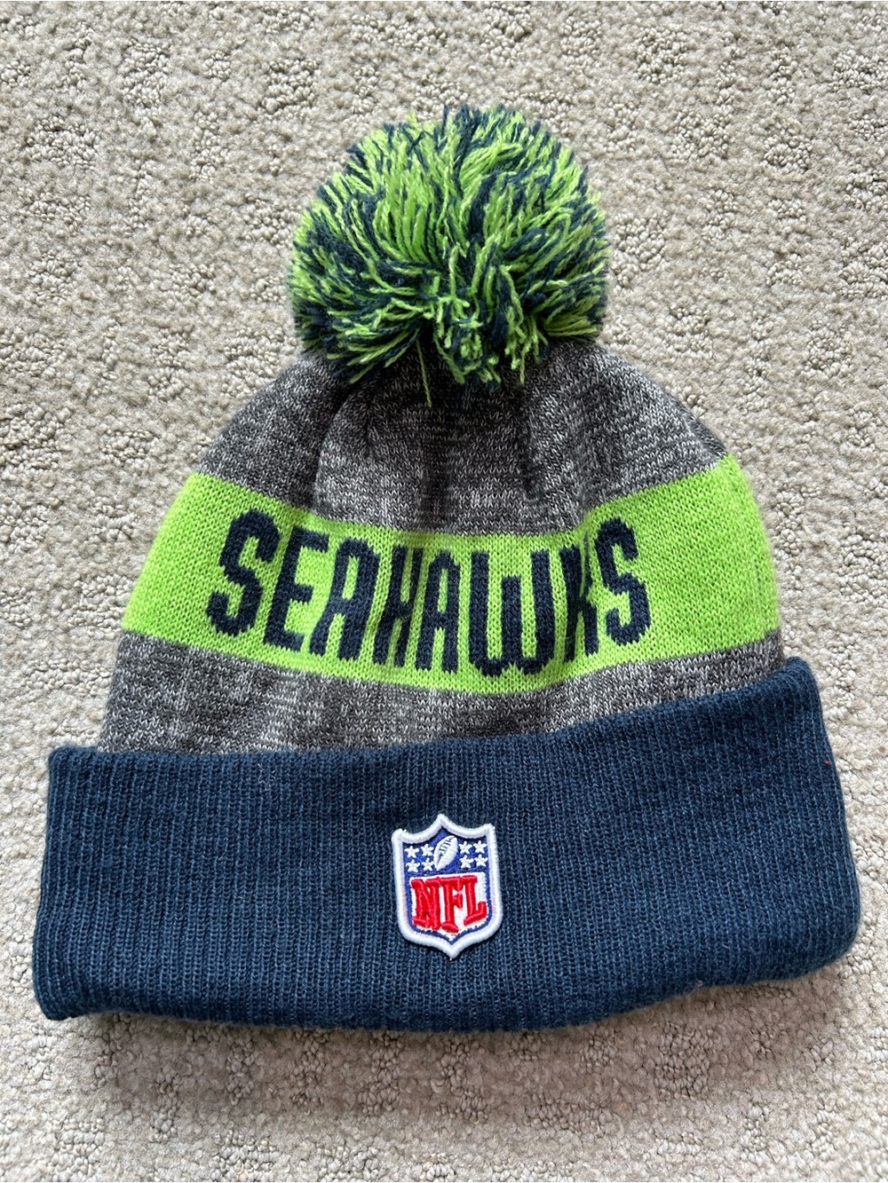 New Era SEATTLE SEAHAWKS Blue/Gray NFL FOOTBALL BEANIE Winter Cap Team Fan Hat - Picture 2 of 9